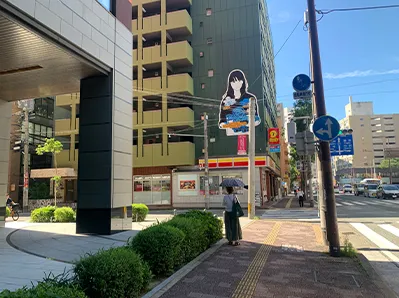 デイリーヤマザキさんが見える交差点を左に曲がります